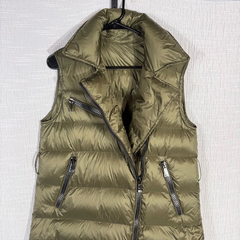 Olive Green Down-Filled Long Puffer Vest Size 2 |‎ Asymmetrical Zip Quilted Vest - Picture 9 of 15